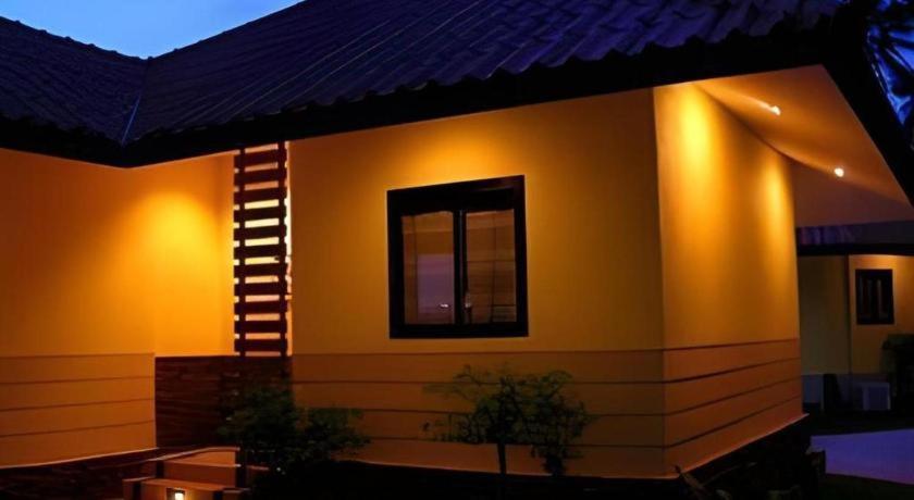 Tanisa Resort Chumphon Exterior foto